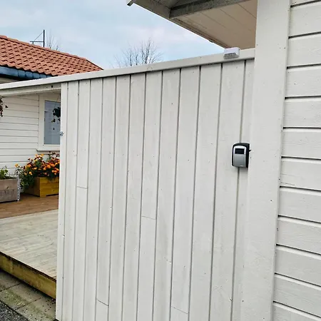 Entire With Free Parking