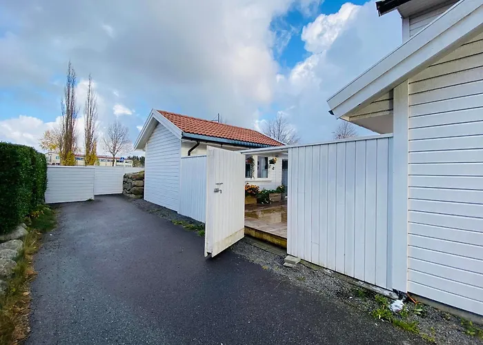 Entire With Free Parking Apartament *