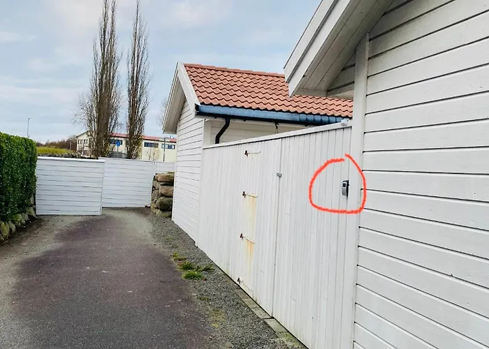 Entire With Free Parking Apartament *